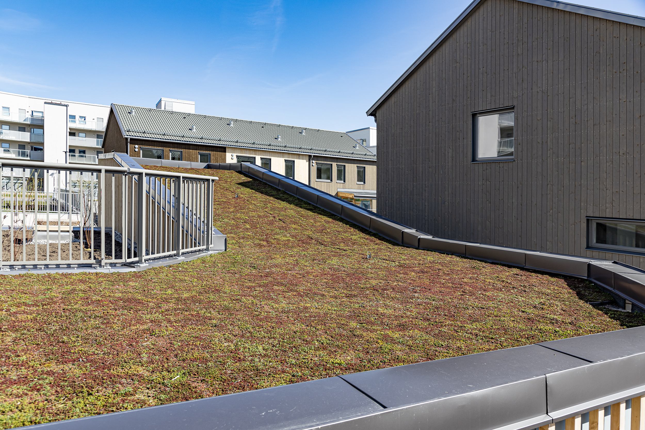 Vad innebär det att tätskiktsmaterial idag måste ha någon form av miljöbedömning?